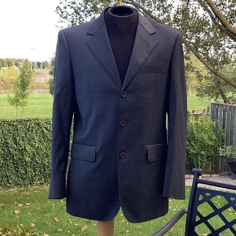 Vintage Brioni jacket made in Italy, wool/cashmere blend, IT. 48, US 38/40.